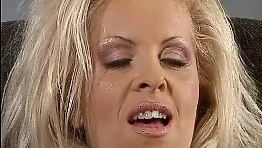 Striscia la coscia sc 3 - ateşli sapık orta yaşlı seksi kadın