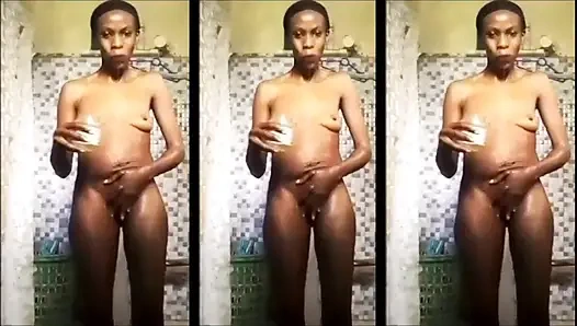 Çiş seven Afrikalı bir sürtüğüm