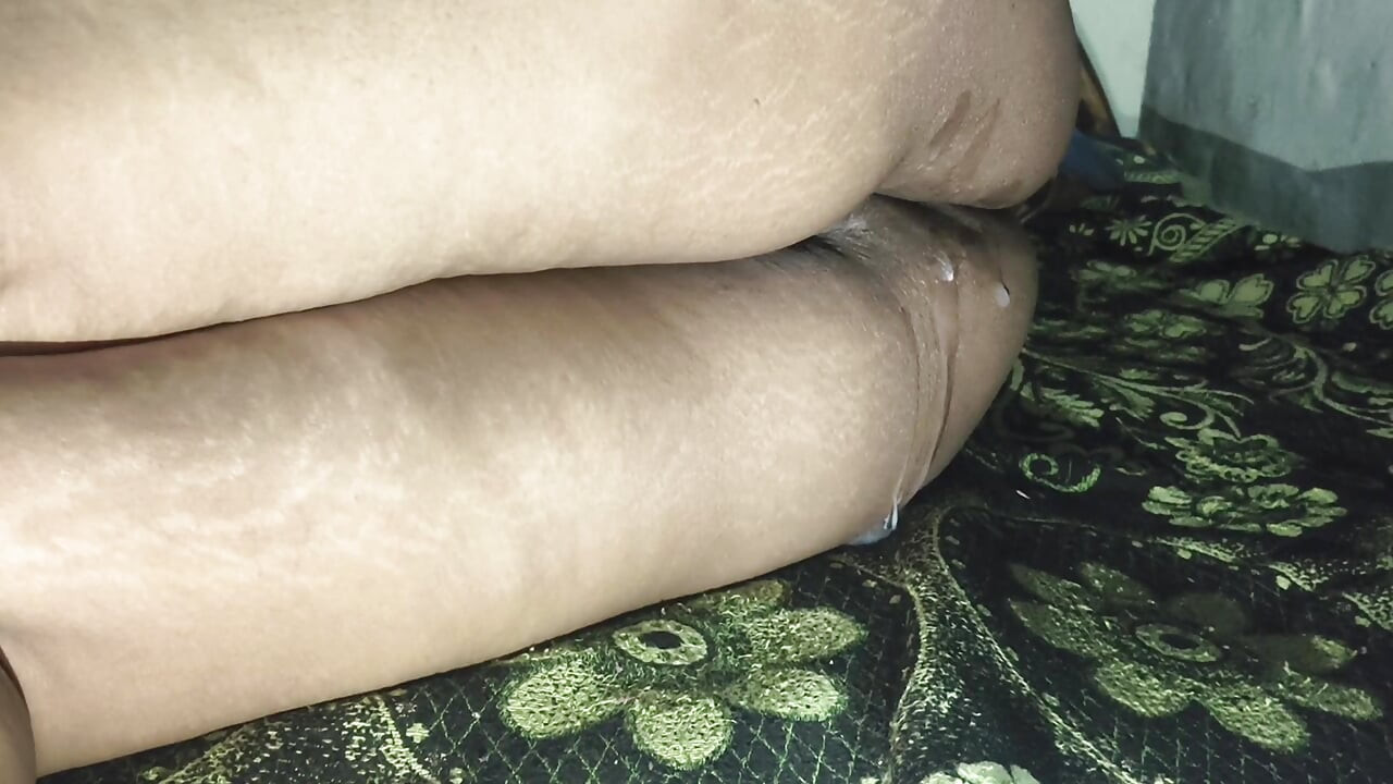 Üvey annem dışarıdan geldi, bu yüzden üvey annemi çok siktim.