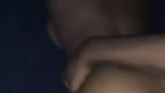 Tatlı ve cıvıl cıvıl genç abanoz arka planlar