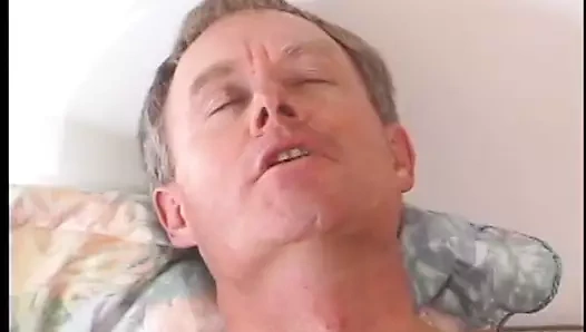 Azgın zenci kadın yarak emiyor ve çifte giriş yapıyor