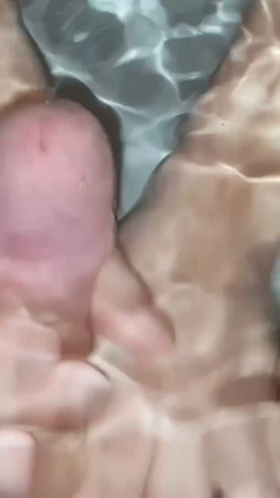 Sıcak Sualtı Handjob ve Cumshot! POV! | Bölüm 2
