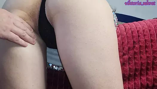 Amcığıma boşal! Lütfen!  Üvey erkek kardeş küçük ıslak amcığının içine boşalıyor