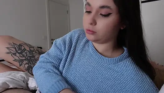 Üvey kız kardeşimle üvey annemin önünde seks yaptım