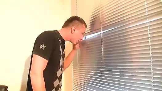Harika vücutlu kısa saçlı piliç sert sikiliyor