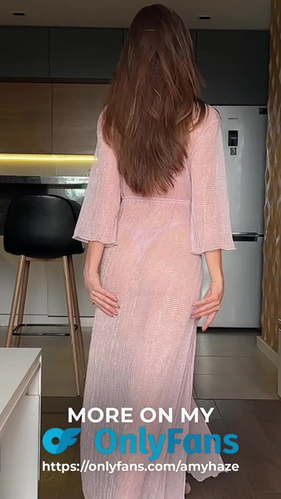 Ateşli esmer kadın büyük sulu götüyle cüppe içinde seni azdırıyor