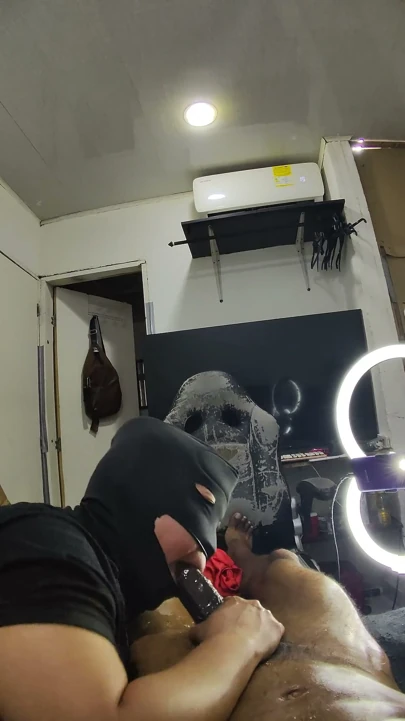 Gırtlağına kadar şampiyon siyah maske 5