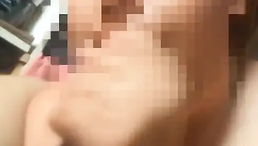 Yengem onu iyi emiyor