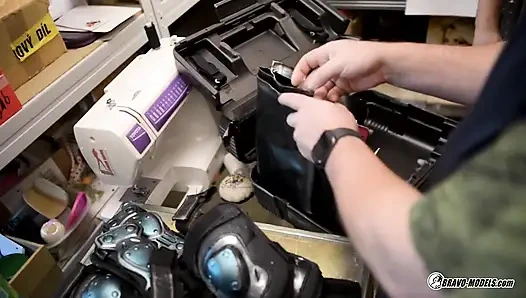 Elena Vega - sahne arkası kostümlü sanal gerçeklik videosu