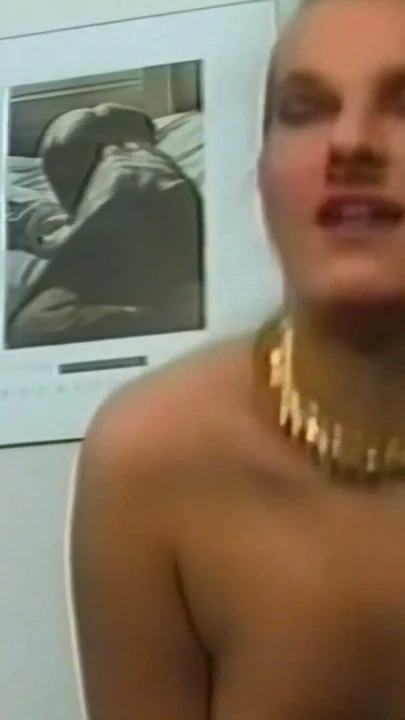 Oldschool fick partiler - azgın orta yaşlı seksi kadın çetesi deliklerini dolduruyor - tam film | Klip 1