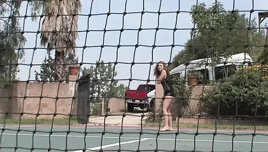 Muhteşem hatun spor salonunda büyük yarağı boşaltıyor