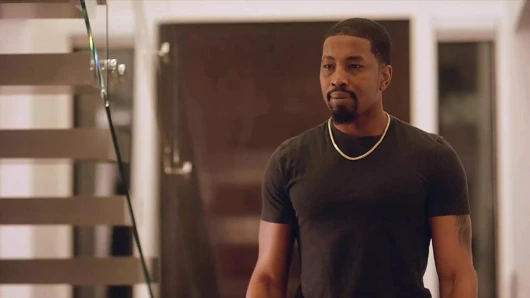 Orta yaşlı seksi kadın anal takıntılı ev hanımı Lauren büyük zenci yarağının tadına bakıyor