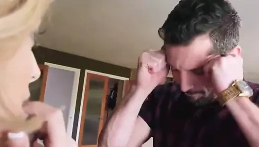 Orgazm hardcore itaatkar sıcak esmer tasmalı ve yakalı