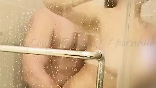 Pinay hatun patronuyla tutkulu duşta seks yapıyor