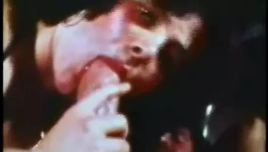 pembe yanaklar gülen derin boğaz