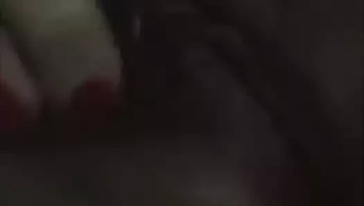 Dik milf oynama ile ona kedi ve sahip olan orgazm