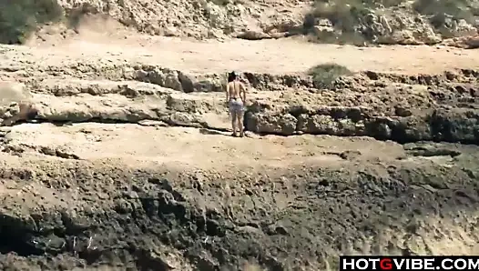 İnce İspanyolca latina sikikleri kendini üzerinde the plaj