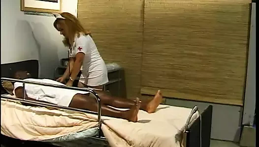 minyon fahişe alır Yukarı tarafından siyah damızlık ve sürmek onun horoz