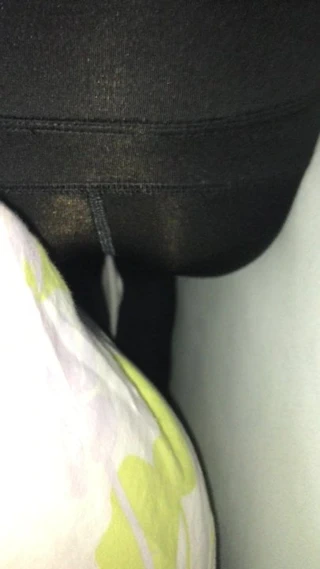 Parlak siyah opak taytlı sürtük Türk kadını