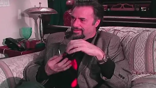 Azgın sarışın orta yaşlı seksi kadın vahşi sert sikişte