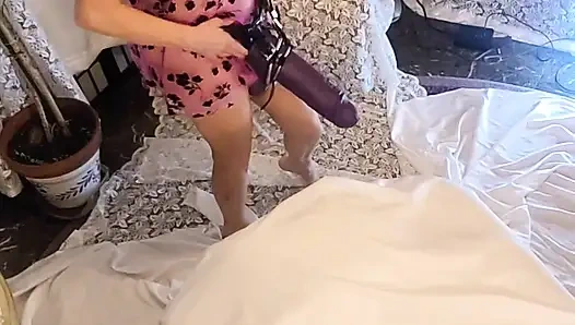 Mrhankeystoys'tan latin sevgilisi sevgilisinin sürtüğüne derinden kayıyor