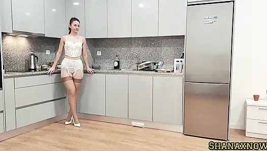 SHANAXNOW KARıŞıK IÇ ÇAMAŞıRı GEÇIT TÖRENI OTURMA ODASıNDA IŞIYOR