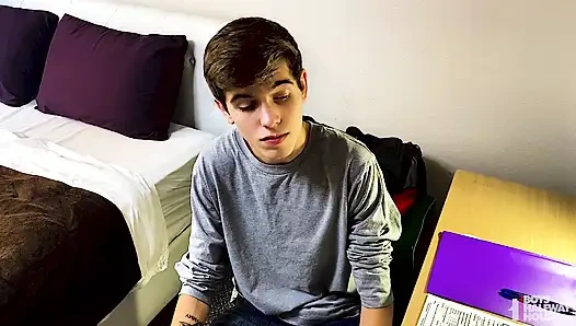 Levi Rhodes babasının sikini şampiyon gibi alıyor