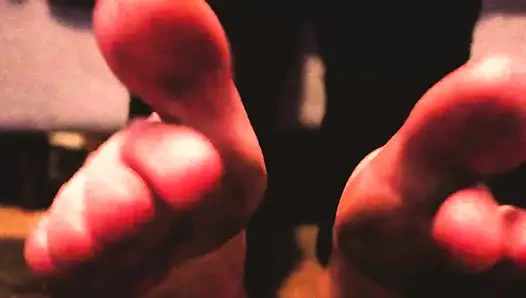 Sakso fahişelerine mastürbasyon yaparken yakalandın şimdi dediğimi yap yoksa