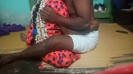 Hintli teyze üvey oğlan arkadaşında çok ateşli sikişiyor