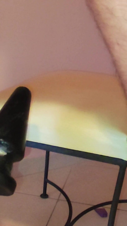 Sikiş makinesi büyük tıkaç ve dildo