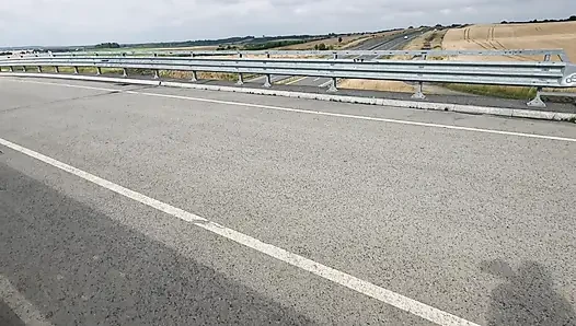 Otobanda seks yaparken yakalandı, açık havada oral seks ve seks