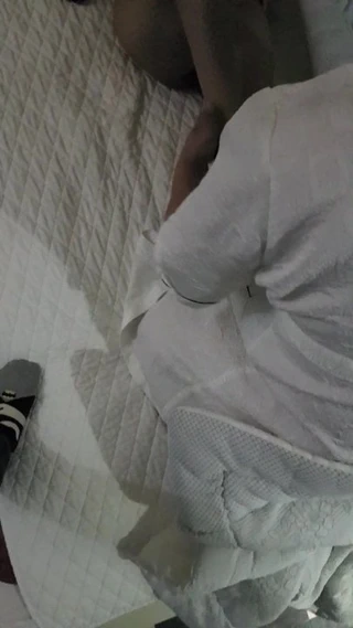 Yabancı erkekler karımın amını yıkar