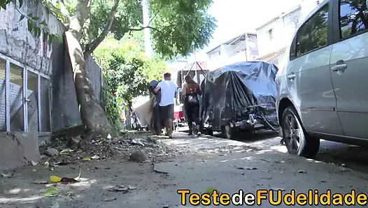 Evli kadın sokak dilencisiyle seks yaptı