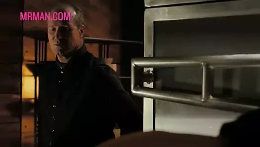 Ünlü gümüş tilkiler çıplak olsun