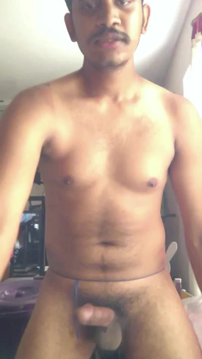 Bir kız videosu çekmek istiyorsan beni em ve DM'nin içine sert bir şekilde em.
