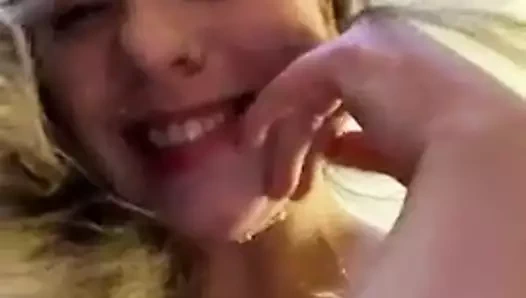 Büyük Meme tombul bebek yakın çekim