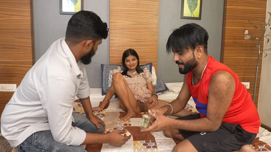 Hintli evli kadın başka bir adamla sikişiyor çünkü paraya ihtiyacı var desi ateşli porno tam gece büyük 8 inçlik yarak seksi