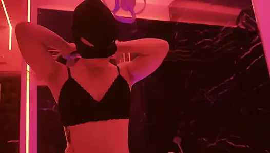 Sahibe evli kadının son ödülü kölesini tamamen boşaltıyor - ağzına büyük boşalma