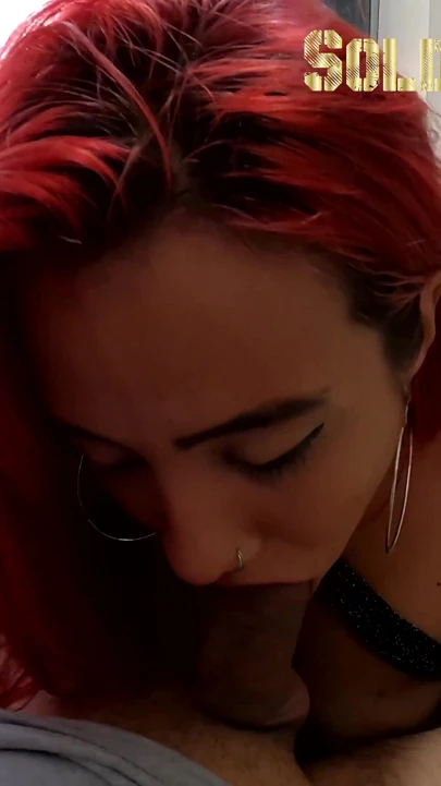 Yeni komşum bir porno aktrisi