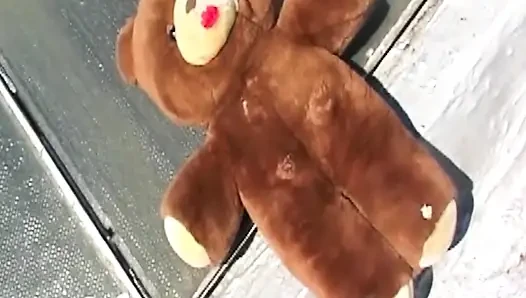 Sarışın orta yaşlı seksi kadın çatıda yarağa binerken fışkırtıyor