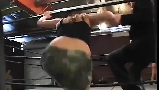 ağzı için bloğun etrafında sıraya girdi