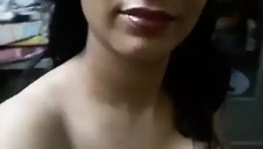 Desi güzel aunty çıplak selfie için ona erkek arkadaş