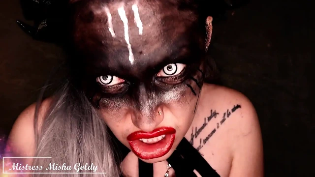 Tohumunu yemek ve seni bütün olarak yutmak istiyorum! Yutmaya!