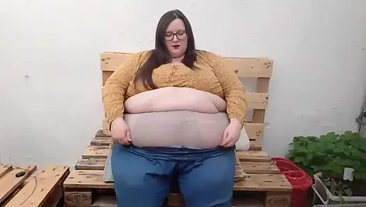 Ssbbw gizli bahçe göbek ve meme oyunu