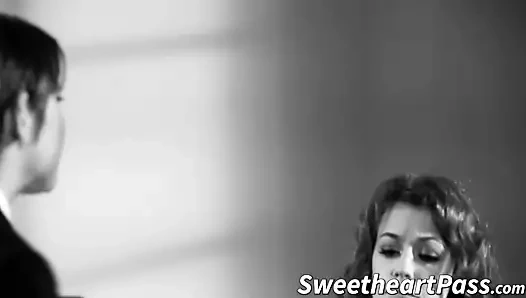 iki azgın lezbolar alma onların manşonlar ıslak tarafından tribbing