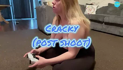 üstsüz oyun kızı