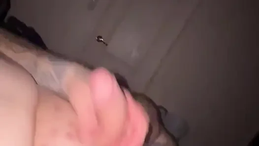 Babasının evi Nikki'nin gelmesini bekliyor