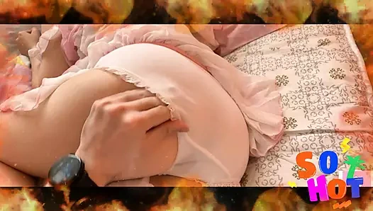 Genç kız yarak emiyor ve sikişiyor