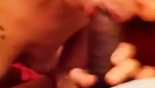 Yeni gerçekten iyi arkadaşım, arkadaşlığını yaşıyor