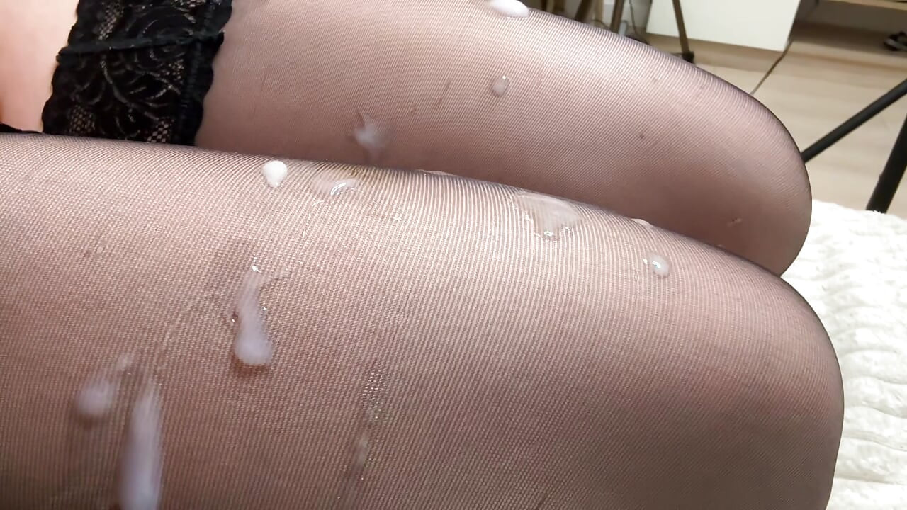 I Eadily Suck a Dick and They Cum on My Stockings
